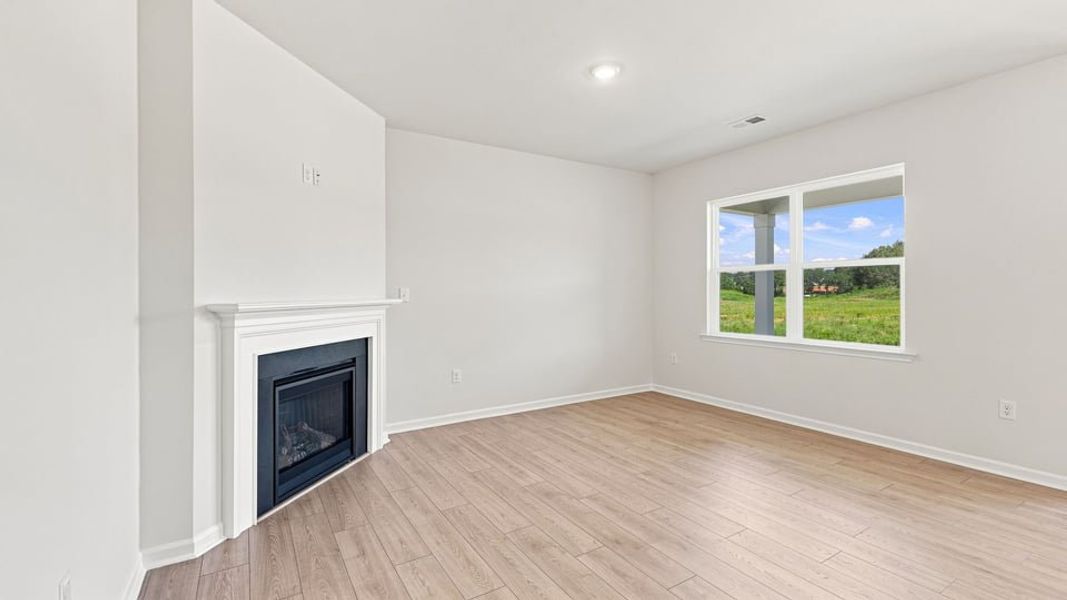 Spacious, unfurnished interior of a new home in Hunters Ridge, Woodruff (Image 23).