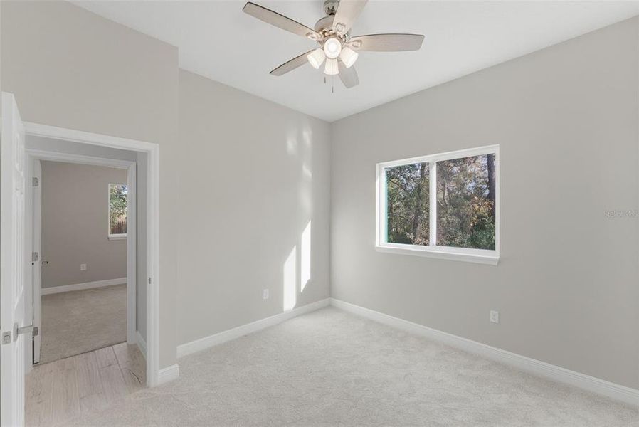Spacious, unfurnished interior of a new home in , Citrus Springs (Image 43).