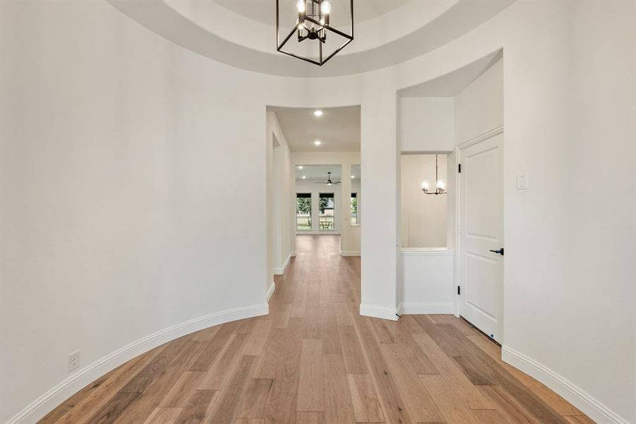 Spacious, unfurnished interior of a new home in Abe's Landing, Granbury (Image 21).