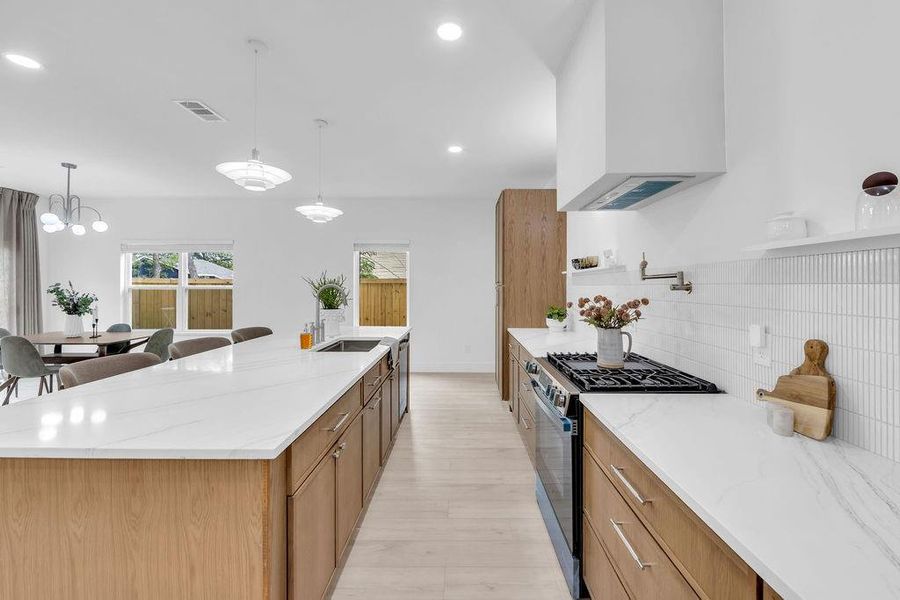 Furnished interior view inside a new home in , Dallas (Image 17).