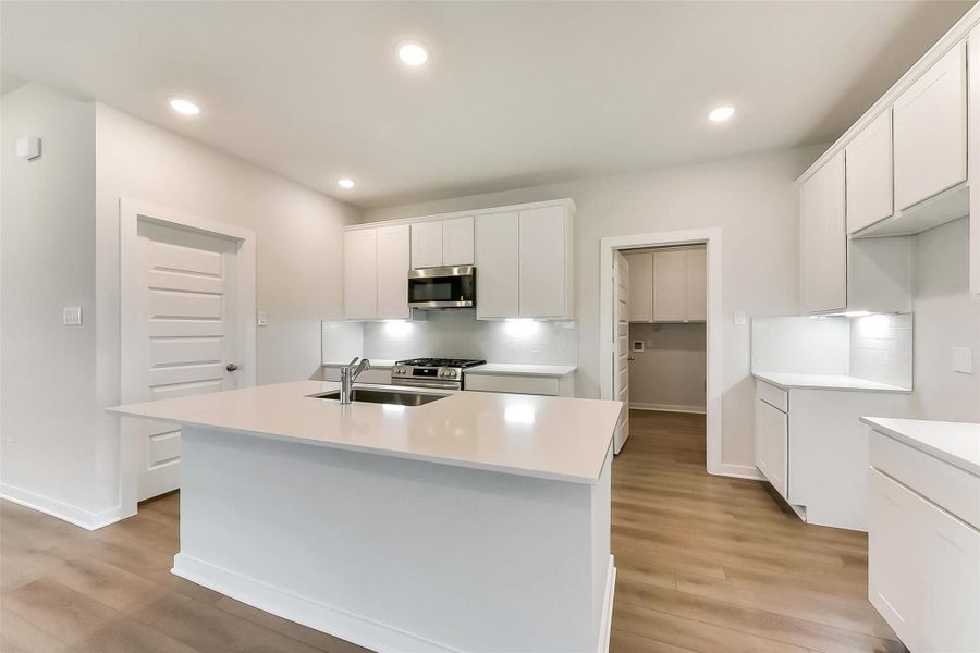 Furnished interior view inside a new home in River Ranch Meadows, Dayton (Image 7).