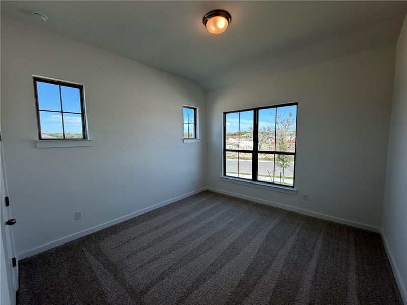 Spacious, unfurnished interior of a new home in Lariat, Liberty Hill (Image 30).