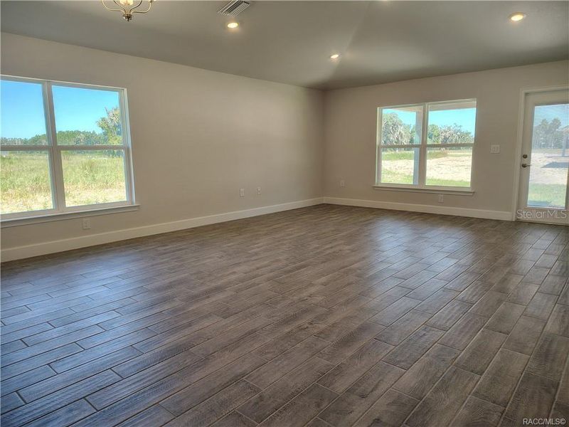 Spacious, unfurnished interior of a new home in Wyld Palms, Inverness (Image 10).