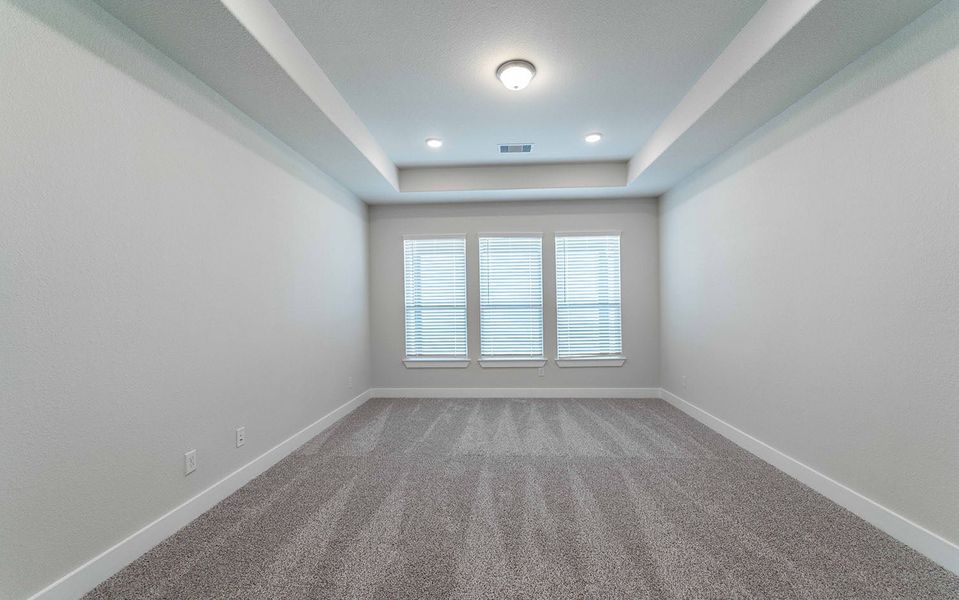 Spacious, unfurnished interior of a new home in Canterra Creek, Rosharon (Image 22).