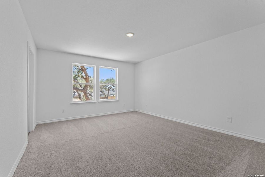 Spacious, unfurnished interior of a new home in Corley Farms, Boerne (Image 13).