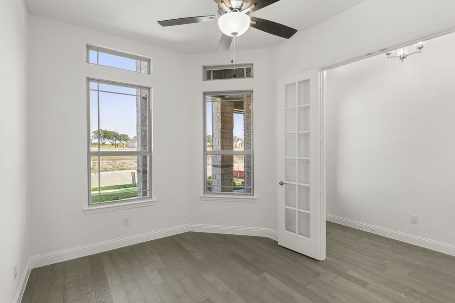 Spacious, unfurnished interior of a new home in River Ranch, Van (Image 15).