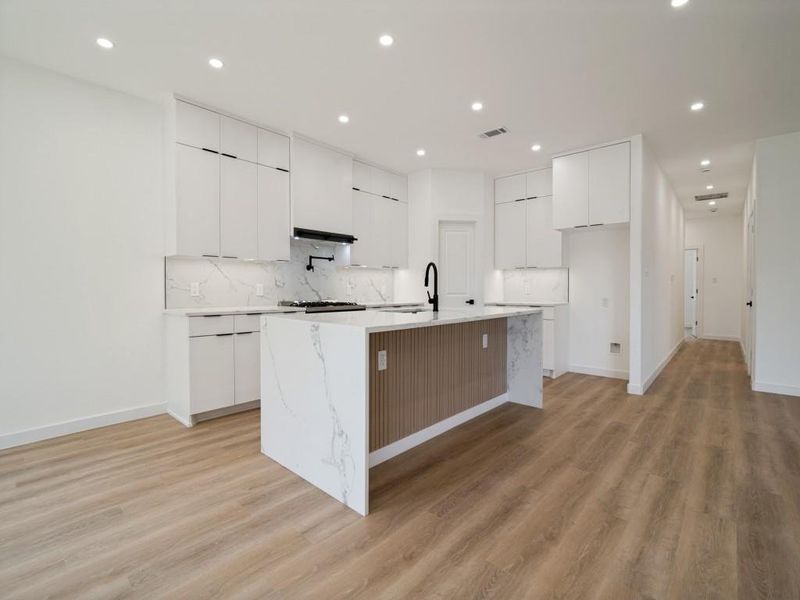 Furnished interior view inside a new home in , Terrell (Image 5).