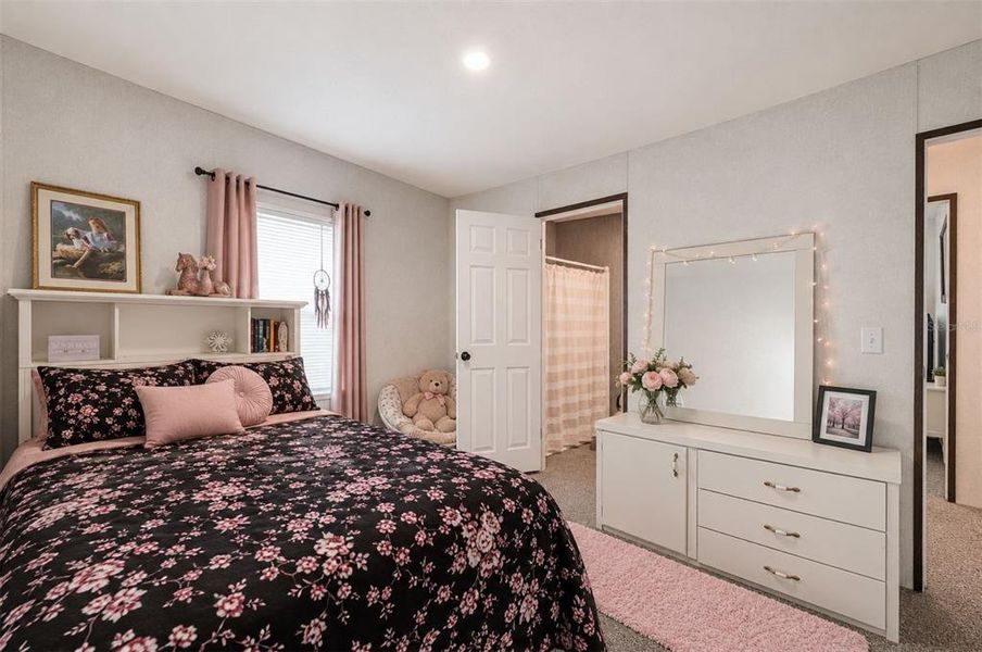 Furnished interior view inside a new home in , Deland (Image 9).