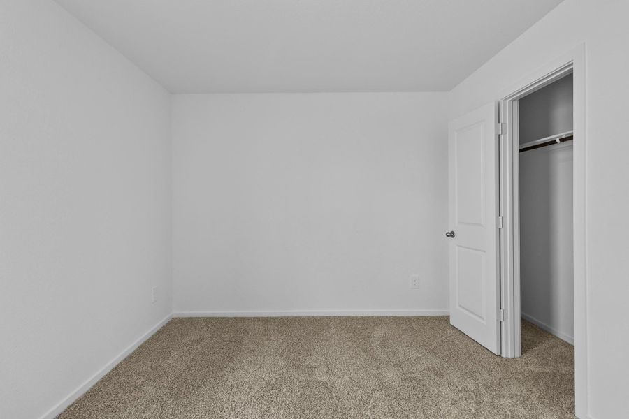Spacious, unfurnished interior of a new home in Cypress Green, Tomball (Image 17).