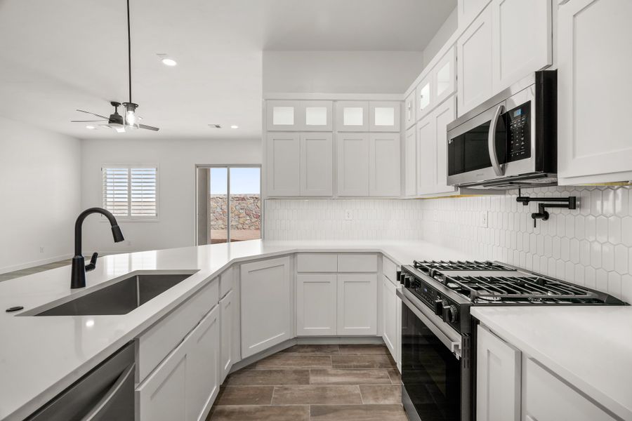 Representative furnished interior of a home built from the Sand Hills by LEH. Homes in Tierra Del Este 90, El Paso (Image 10). Representative furnished interior of a home built from the Sand Hills by LEH. Homes in Tierra Del Este 90, El Paso (Image 10).