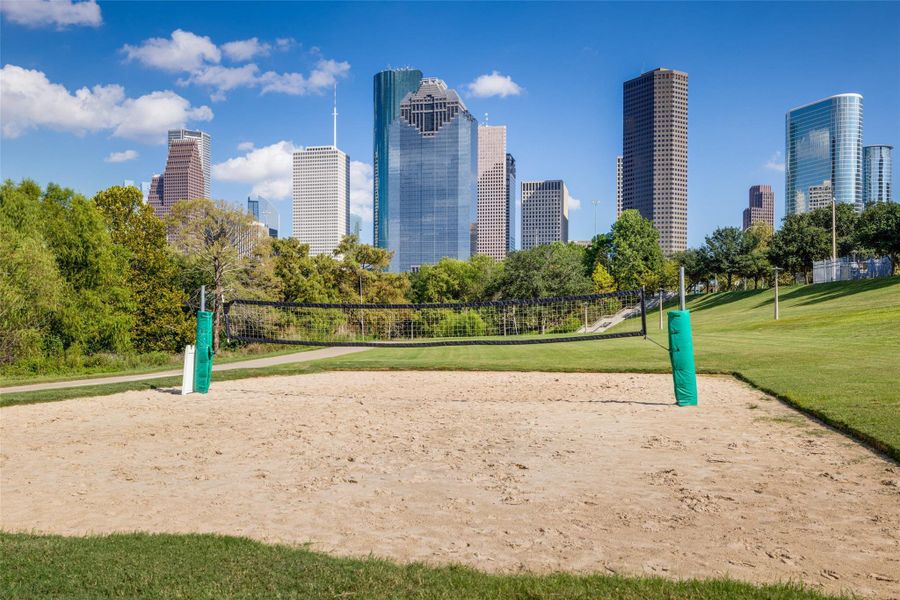 Buffalo Bayou Park is minutes away. Enjoy all the perks of being right outside of Downtown Houston. From the Skate park to the Cistern, Boat tours, Bike tours, Music events, volleyball, dog park, and Flora Restaurant; it all encompasses the 52-mile waterway!! Buffalo Bayou Park is minutes away. Enjoy all the perks of being right outside of Downtown Houston. From the Skate park to the Cistern, Boat tours, Bike tours, Music events, volleyball, dog park, and Flora Restaurant; it all encompasses the 52-mile waterway!!