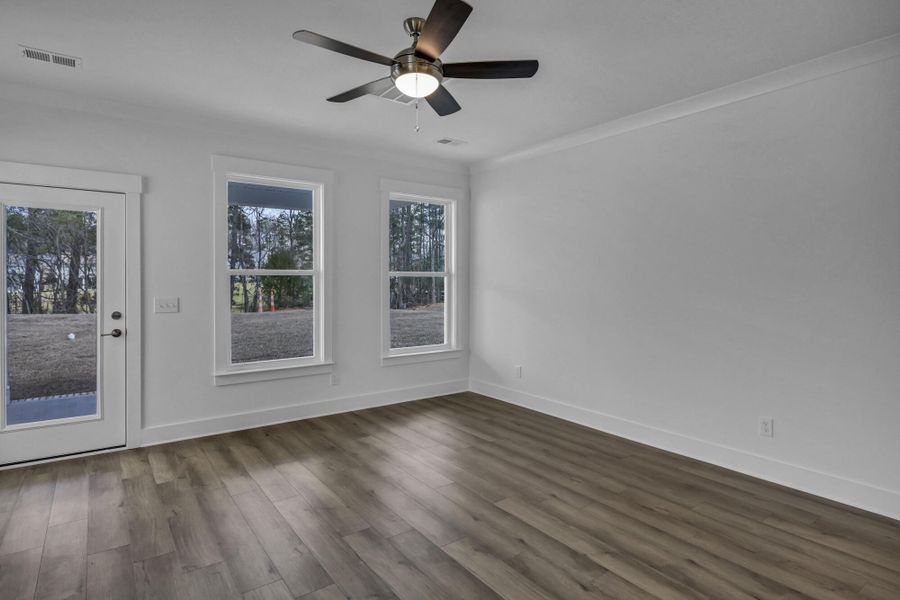Spacious, unfurnished interior of a new home in Clubside Reserve at Summerlake, Lexington (Image 39).