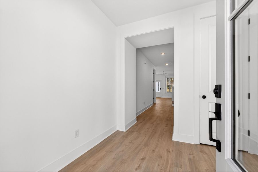 Spacious, unfurnished interior of a new home in , Summerville (Image 17).