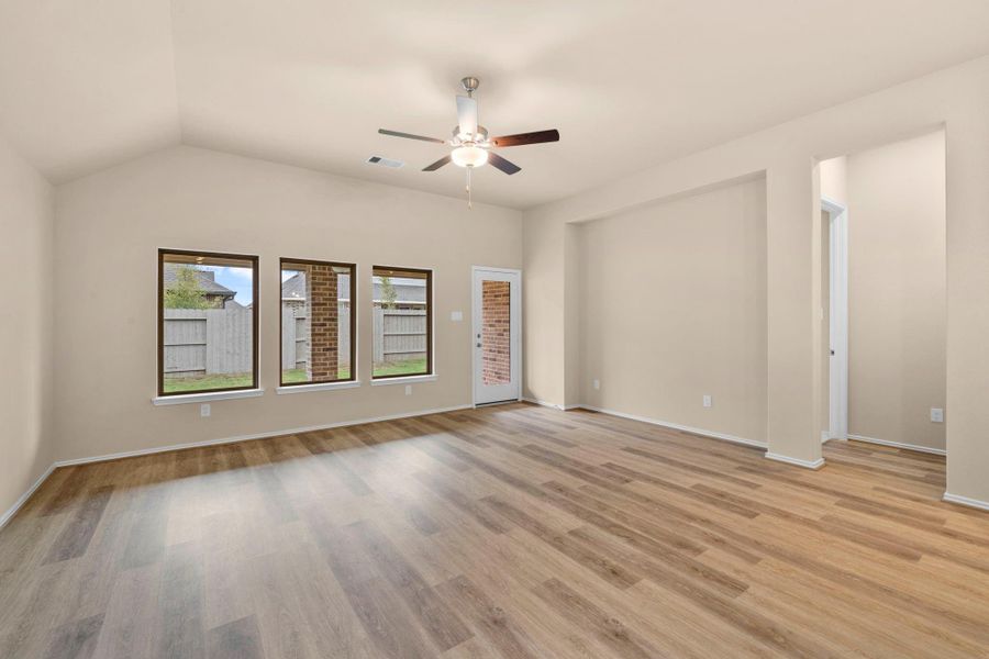 Spacious, unfurnished interior of a new home in Pomona 50' & 55', Manvel (Image 24).