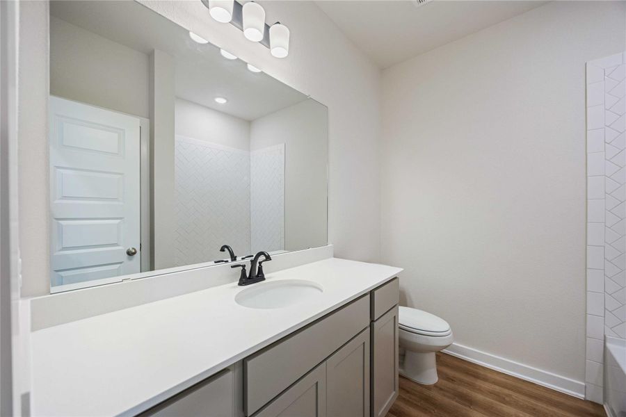 Furnished interior view inside a new home in Blue Heron Estates, Beasley (Image 6).