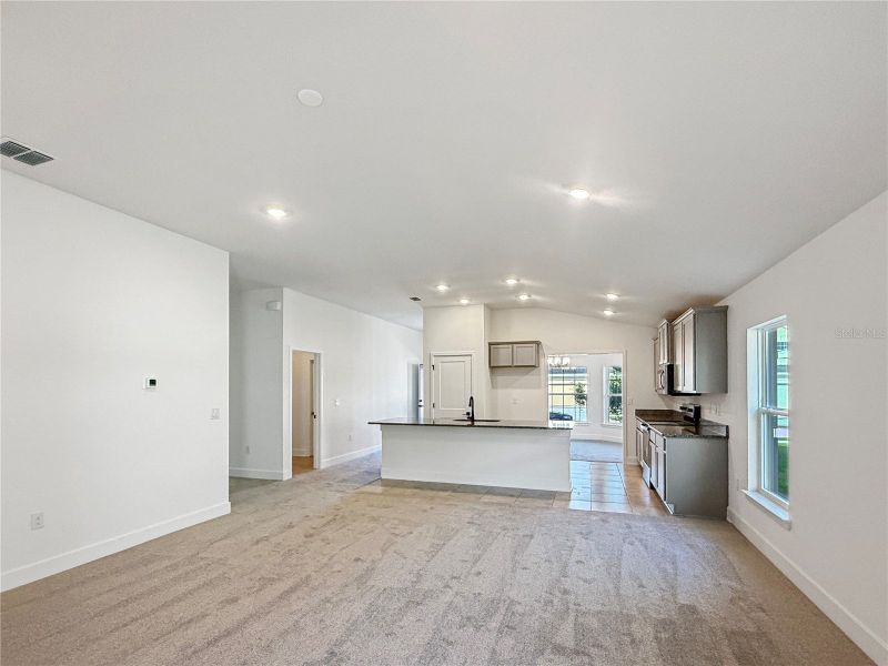 Spacious, unfurnished interior of a new home in Harmony Central, St. Cloud (Image 10).