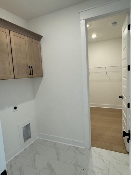 Spacious, unfurnished interior of a new home in Central Park, Charleston (Image 13).