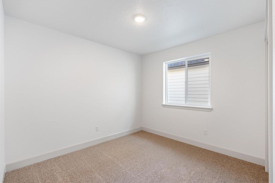 Spacious, unfurnished interior of a new home in Feather Ridge, Redmond (Image 18).
