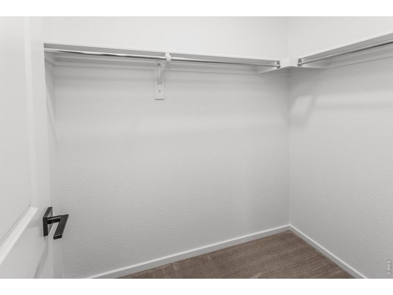Spacious, unfurnished interior of a new home in , Fort Collins (Image 33).