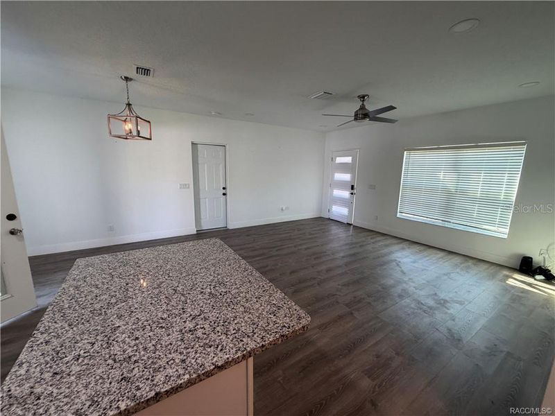 Spacious, unfurnished interior of a new home in , Citrus Springs (Image 16).