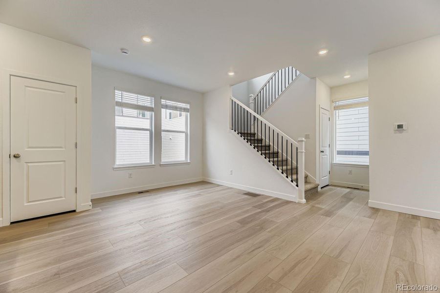 Spacious, unfurnished interior of a new home in , Centennial (Image 9).