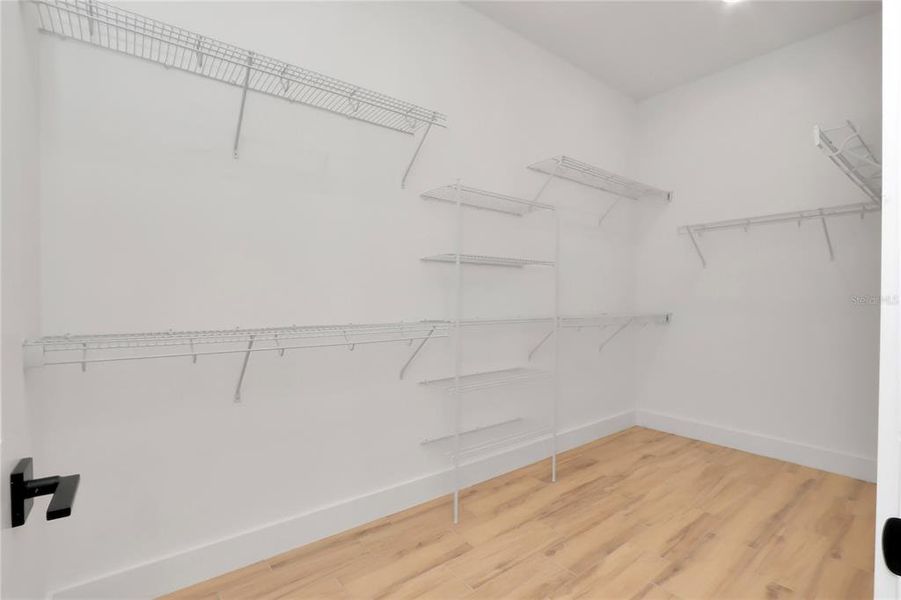 Spacious, unfurnished interior of a new home in , Ocala (Image 15).