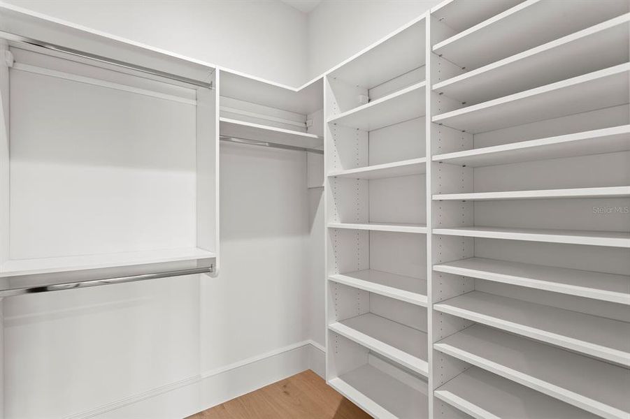Spacious, unfurnished interior of a new home in , Tampa (Image 25).