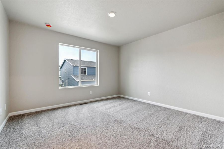 Spacious, unfurnished interior of a new home in Pintail Commons at Johnstown Village, Johnstown (Image 12).