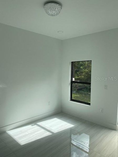 Spacious, unfurnished interior of a new home in , Punta Gorda (Image 8).