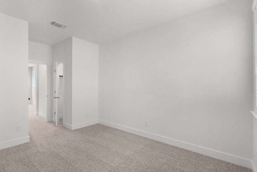 Spacious, unfurnished interior of a new home in Nolina, Georgetown (Image 40).