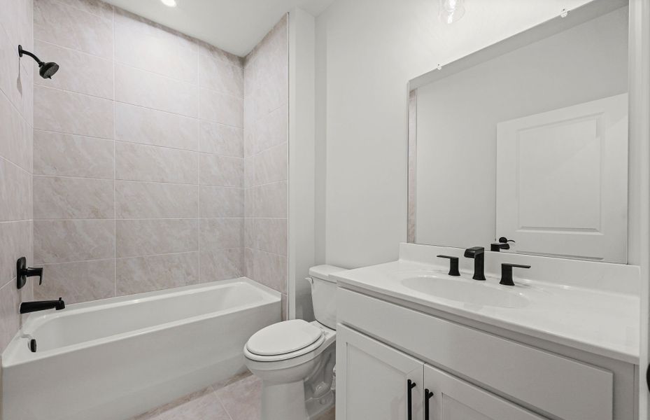 Furnished interior view inside a new home in Sun City Peachtree, Griffin (Image 10).