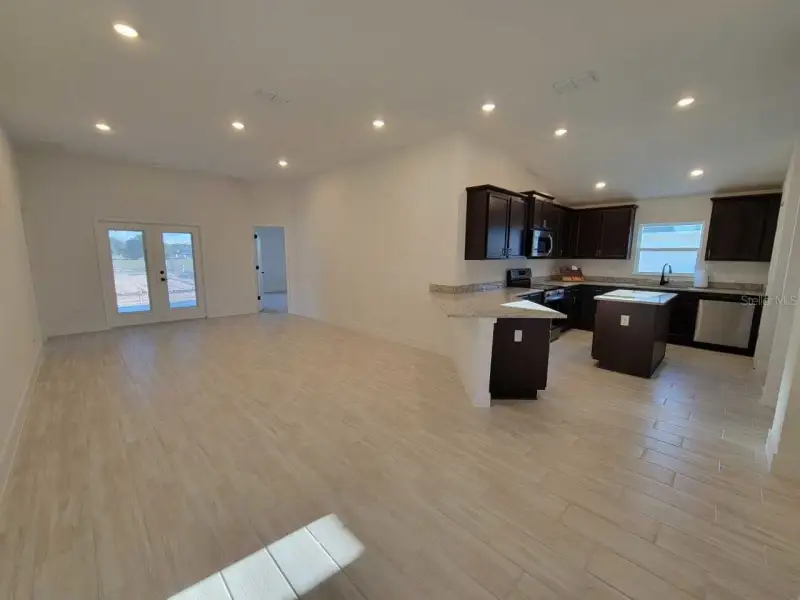 Spacious, unfurnished interior of a new home in Ocala Crossings South, Ocala (Image 11).