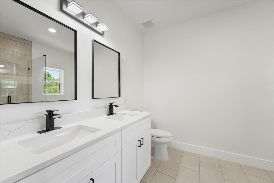Furnished interior view inside a new home in , Santa Fe (Image 6).