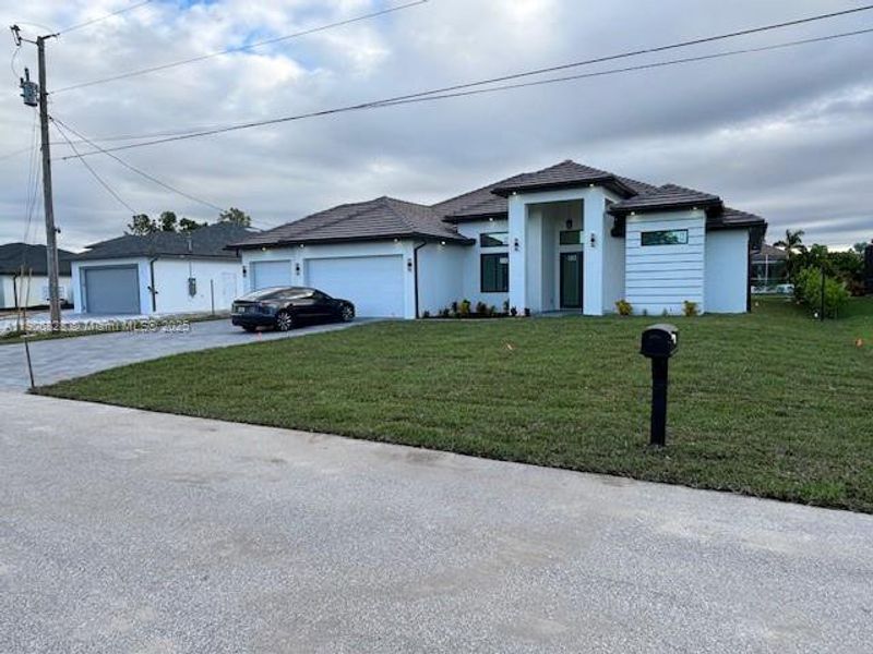 Community amenities in , Cape Coral (Image 10). Community amenities in , Cape Coral (Image 10).