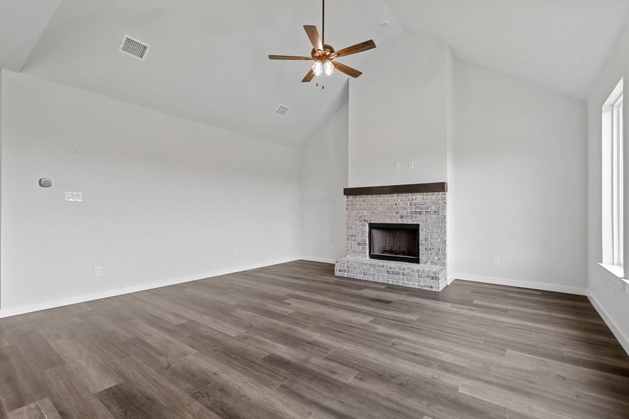 Representative unfurnished interior of a home built from the Garrison II by Cheldan Homes in Stoneview, Glen Rose (Image 52).