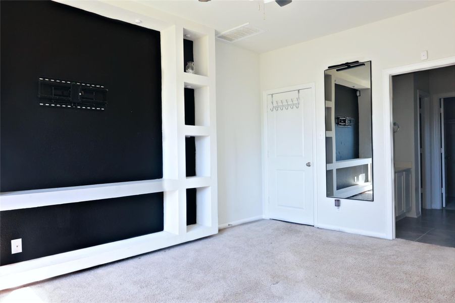 Master bedroom Master bedroom