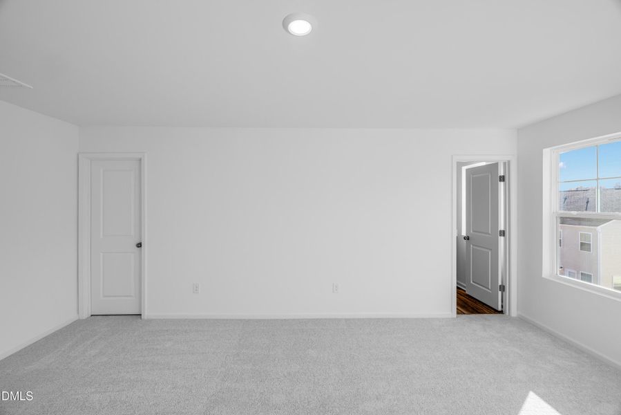 SUN_LawsonTownes_Pic_Cameron_OwnersSuite