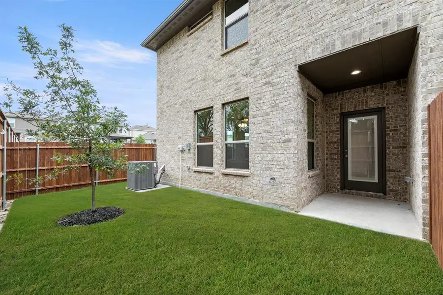 27. 6949 Mustang Isle - Back 27. 6949 Mustang Isle - Back