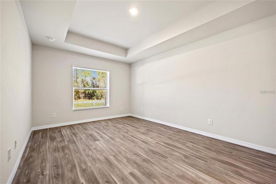 Spacious, unfurnished interior of a new home in , Port Charlotte (Image 12).