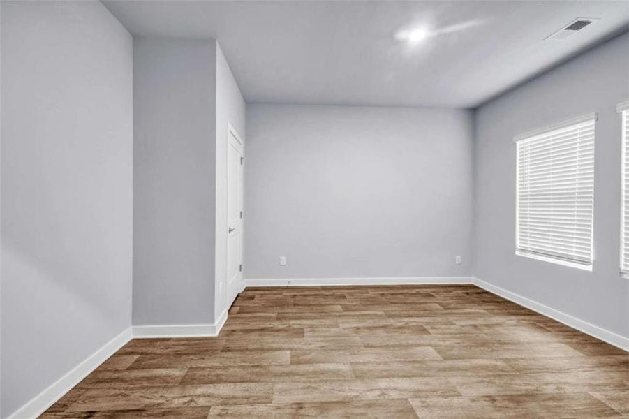 Spacious, unfurnished interior of a new home in Palmetto Oaks Phase III, Palmetto (Image 37). Spacious, unfurnished interior of a new home in Palmetto Oaks Phase III, Palmetto (Image 37).