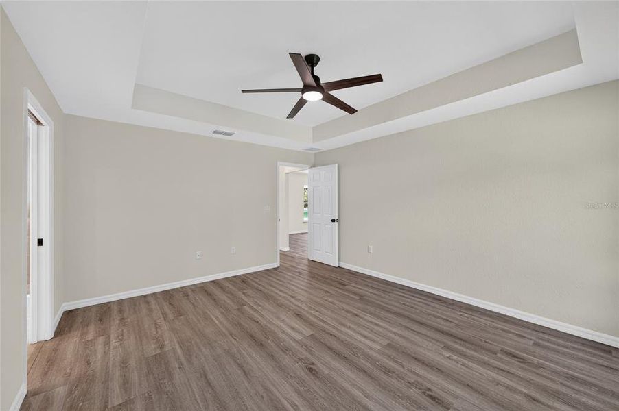 Spacious, unfurnished interior of a new home in , Ocklawaha (Image 12).