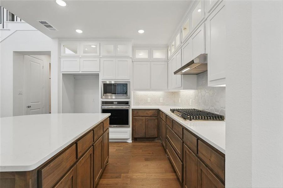 2836HollandCourtLNDNP006 2836HollandCourtLNDNP006