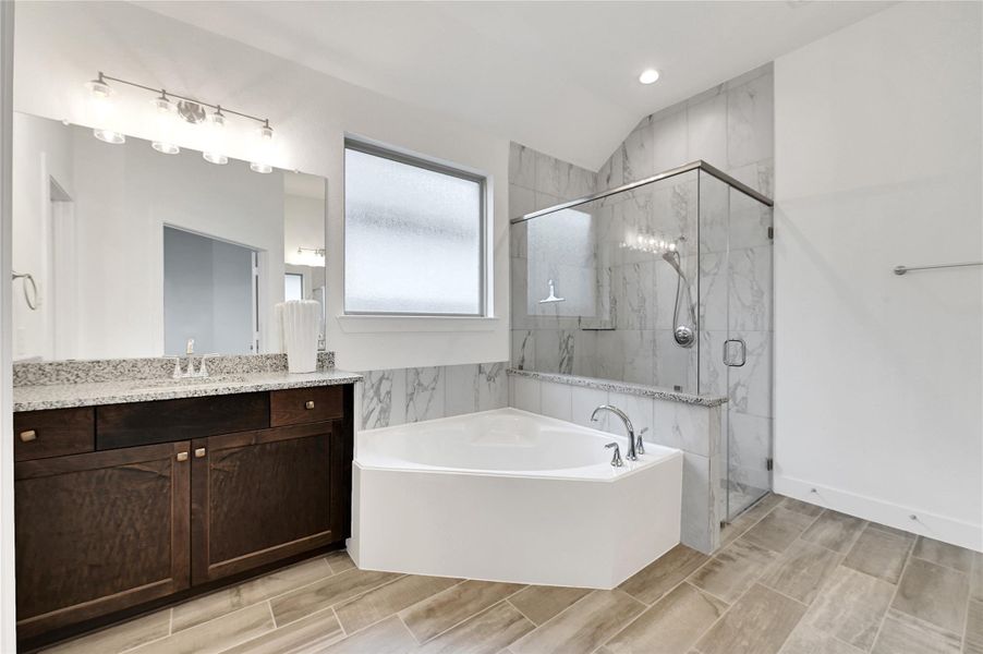 Furnished interior view inside a new home in Lago Mar, Texas City (Image 10). Furnished interior view inside a new home in Lago Mar, Texas City (Image 10).