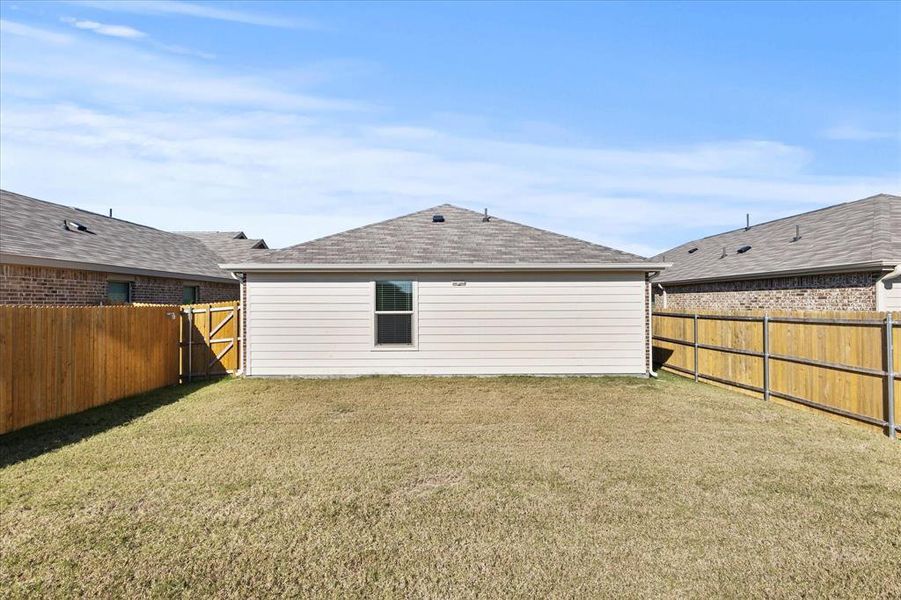 Exterior details and patio area of a home in , Forney (Image 17).
