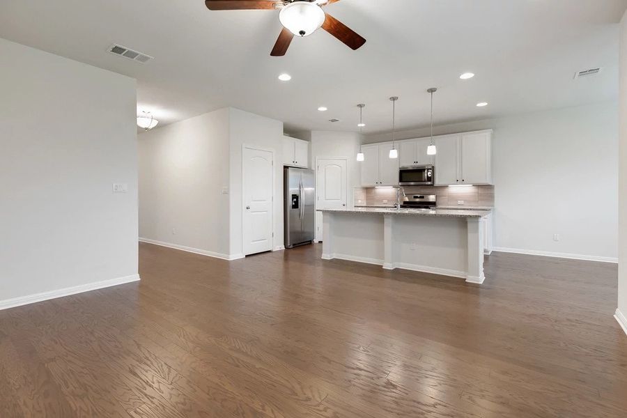 Representative unfurnished interior of a home built from the Cambridge by Ashton Woods in Lagos Reserve, Manor (Image 14). Representative unfurnished interior of a home built from the Cambridge by Ashton Woods in Lagos Reserve, Manor (Image 14).