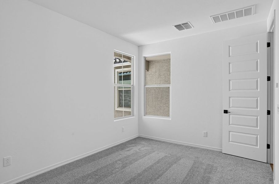 Spacious, unfurnished interior of a new home in Artisan at Asante, Surprise (Image 18).