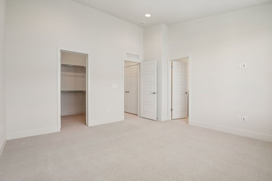 Spacious, unfurnished interior of a new home in Loretto Heights - Rise Collection, Denver (Image 16).