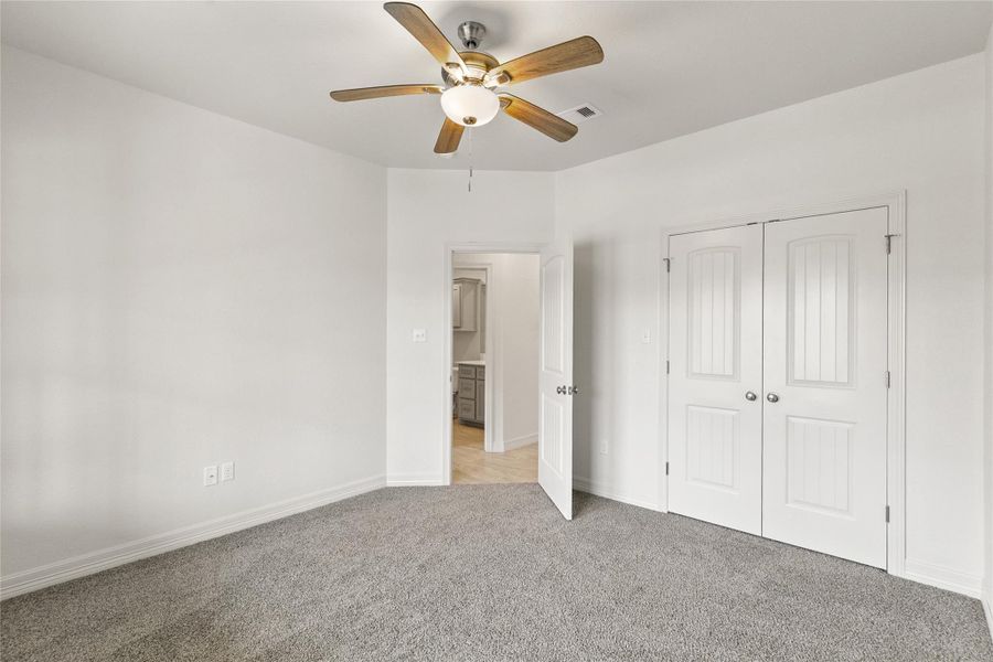 Spacious, unfurnished interior of a new home in , Brazoria (Image 20).