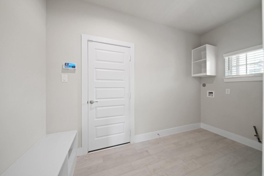 Spacious, unfurnished interior of a new home in Morton Creek Ranch, Katy (Image 18). Spacious, unfurnished interior of a new home in Morton Creek Ranch, Katy (Image 18).