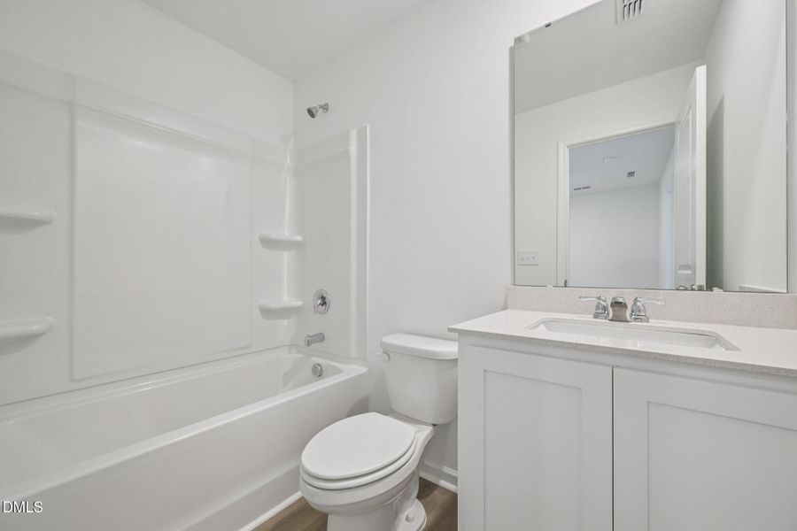 28-web-or-mls-Flagstone Way-S1010-028